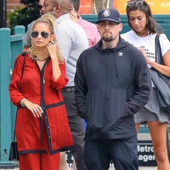 House of Harlow 1960 x REVOLVE Marie Blouse in Spice Red - Picture 1 of 12